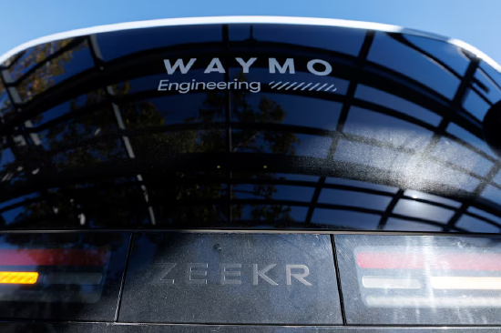 Waymo 与吉利联合研发的极氪自动驾驶出租车车型